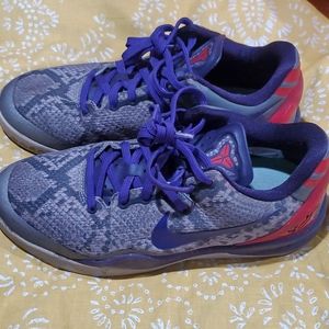 Nike kobes size 4y